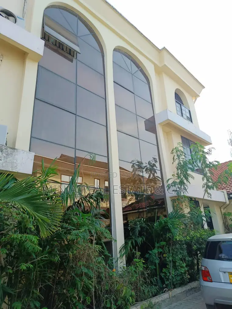 9bdrm House in Kijitonyama for sale