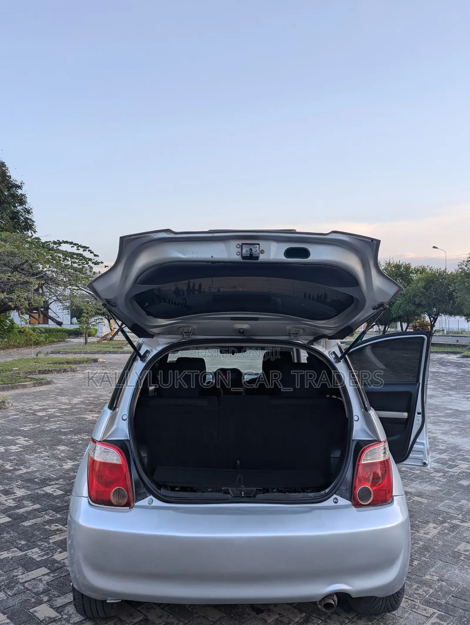 Toyota IST 2007 Silver