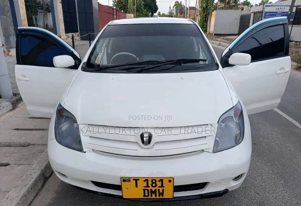 Toyota IST 2005 White