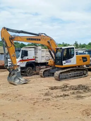 Liebherr Excavator 920