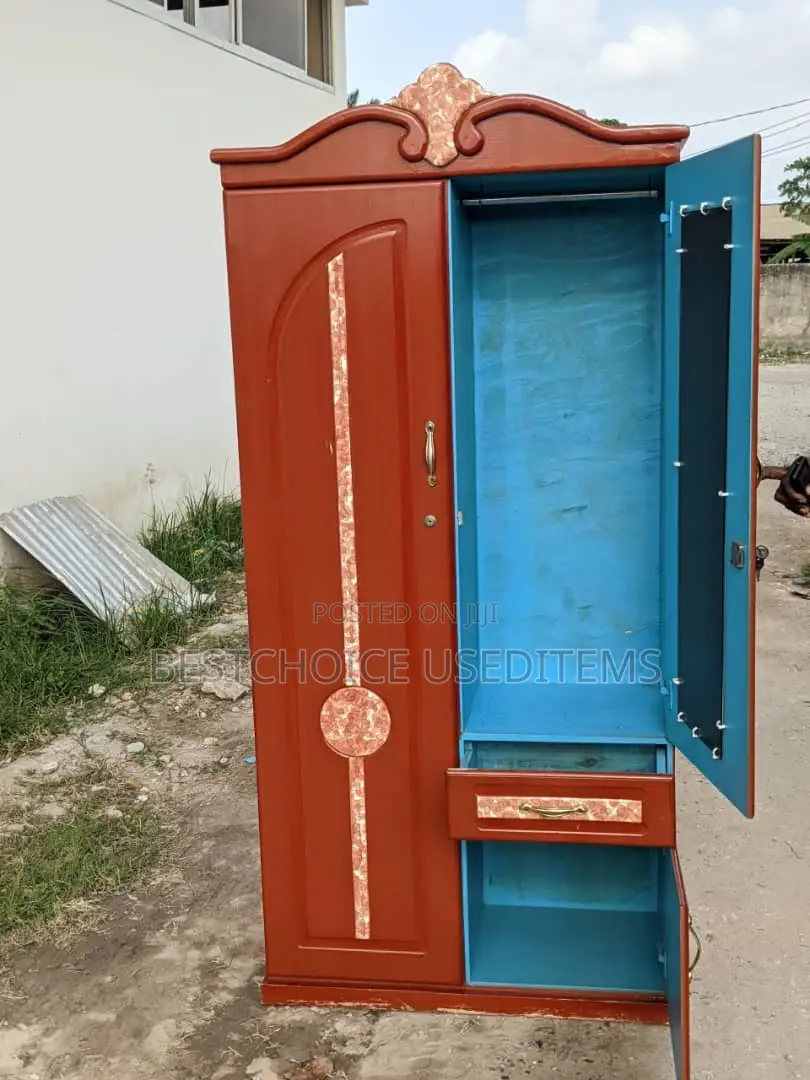 Kabati La Nguo // Milango Miwili // Board //