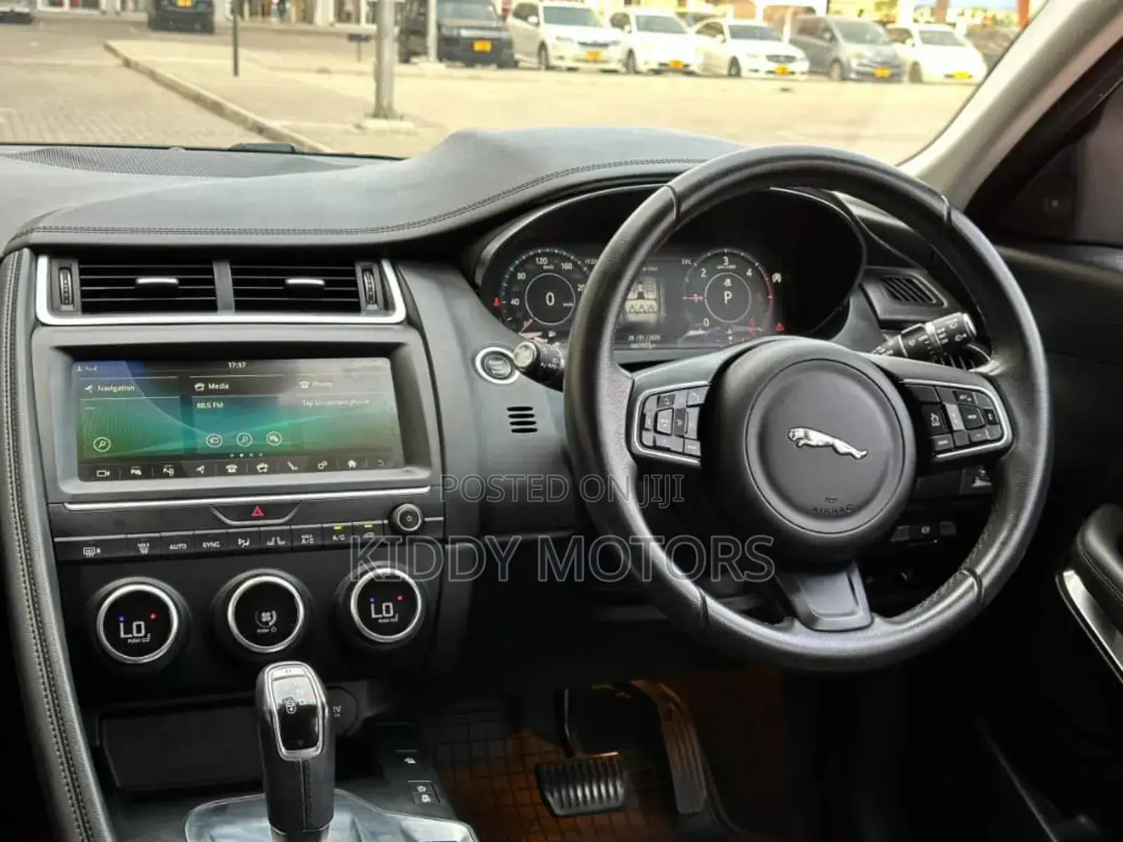 Jaguar E-Pace 2018 Red