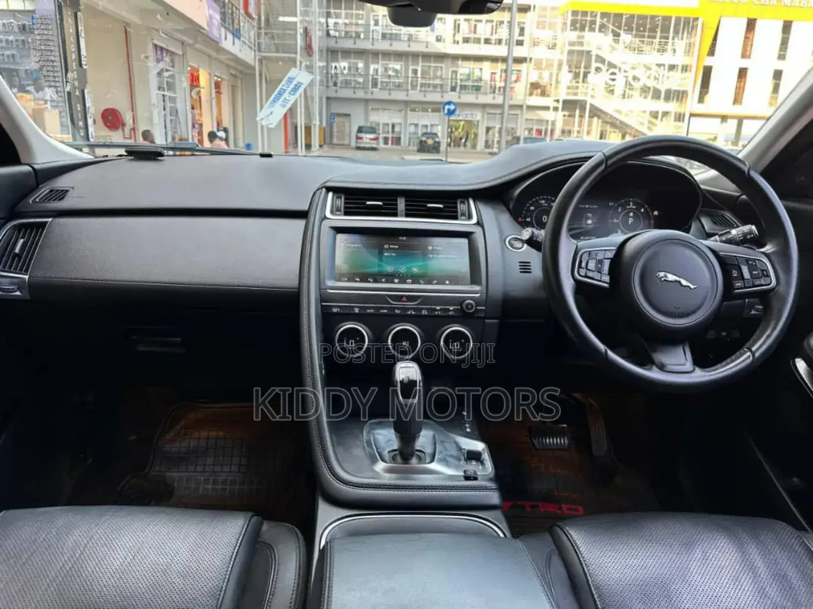 Jaguar E-Pace 2018 Red