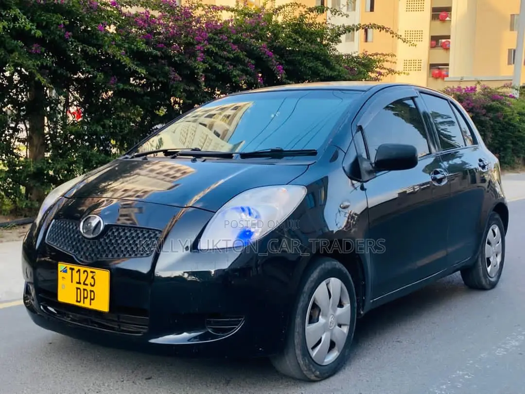 Toyota Vitz 2005 Black