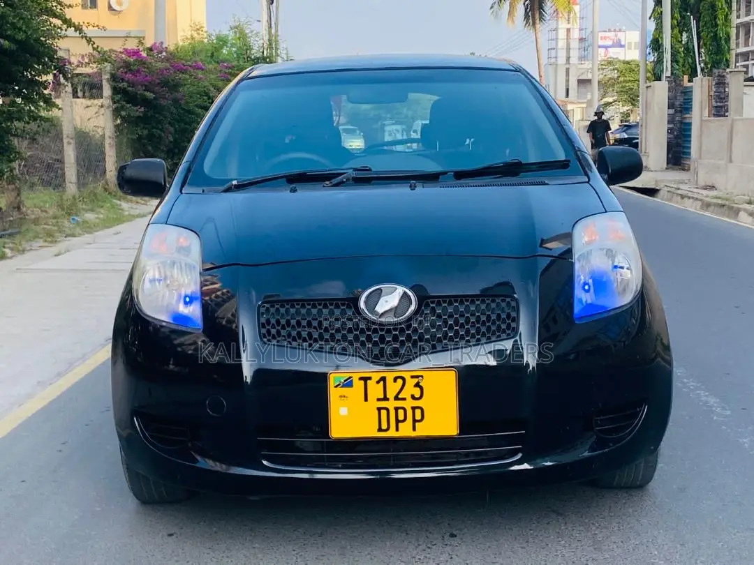 Toyota Vitz 2005 Black