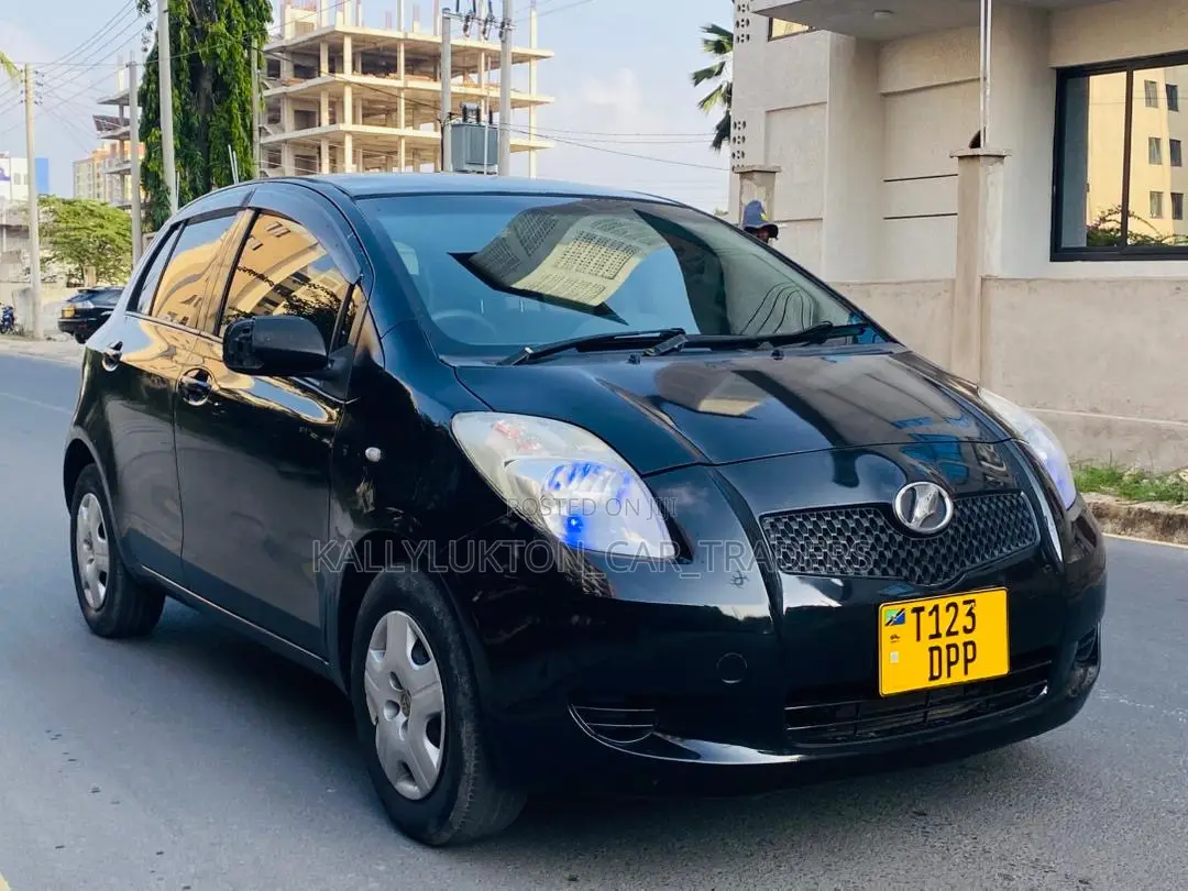 Toyota Vitz 2005 Black