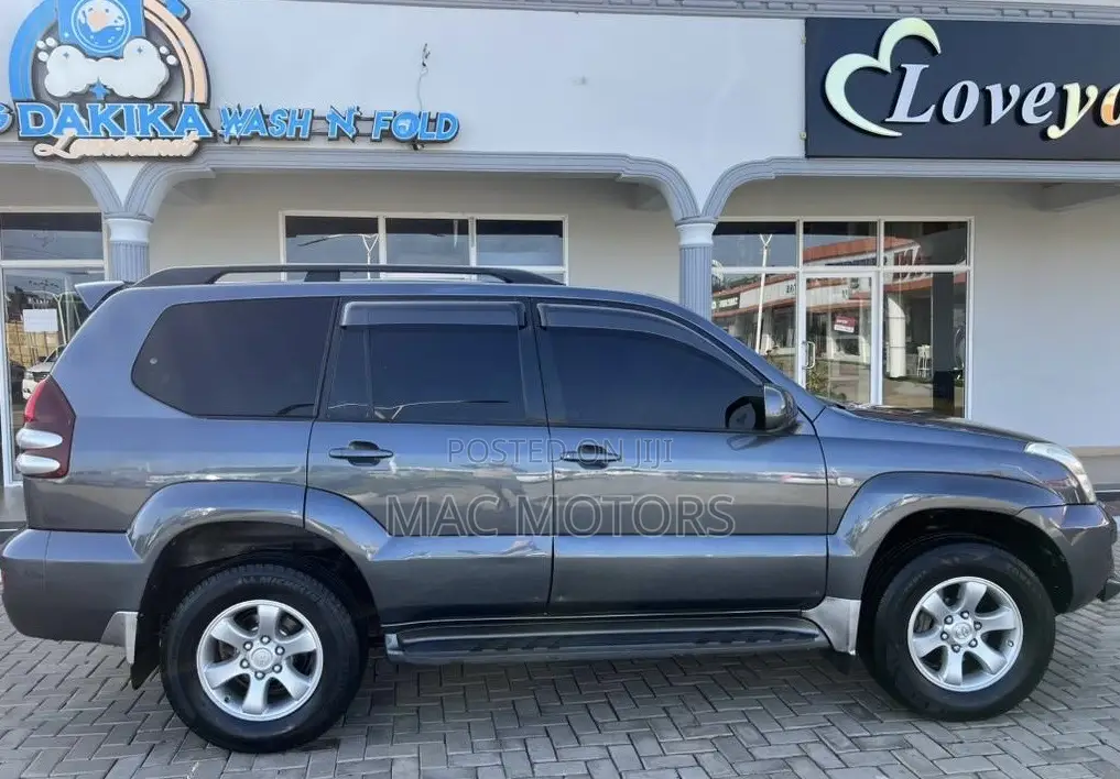 Toyota Land Cruiser Prado 2005 Gray