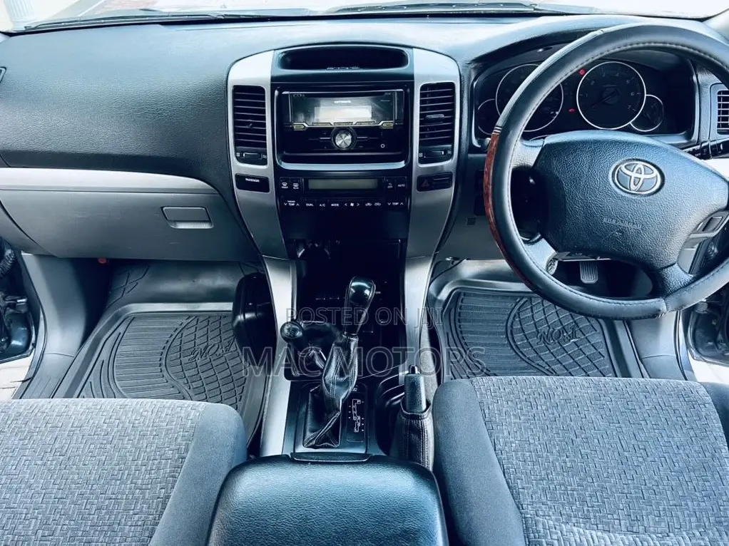 Toyota Land Cruiser Prado 2005 Gray
