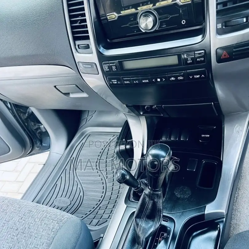 Toyota Land Cruiser Prado 2005 Gray
