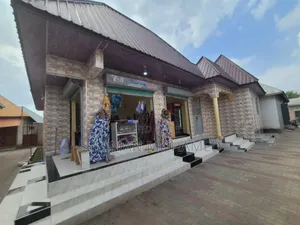 Furnished 7bdrm Apartment in Biriani Real Estate, Chamazi for sale