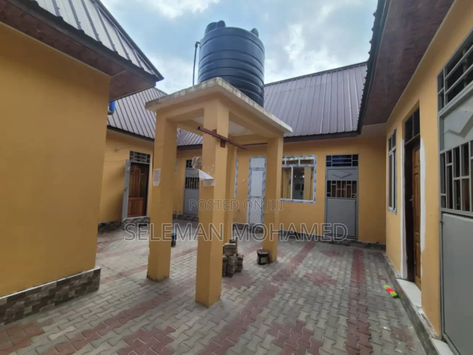 Furnished 7bdrm Apartment in Biriani Real Estate, Chamazi for sale