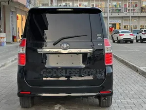 Toyota Noah 2.0 143hp AWD (7 Seater) 2008 Black