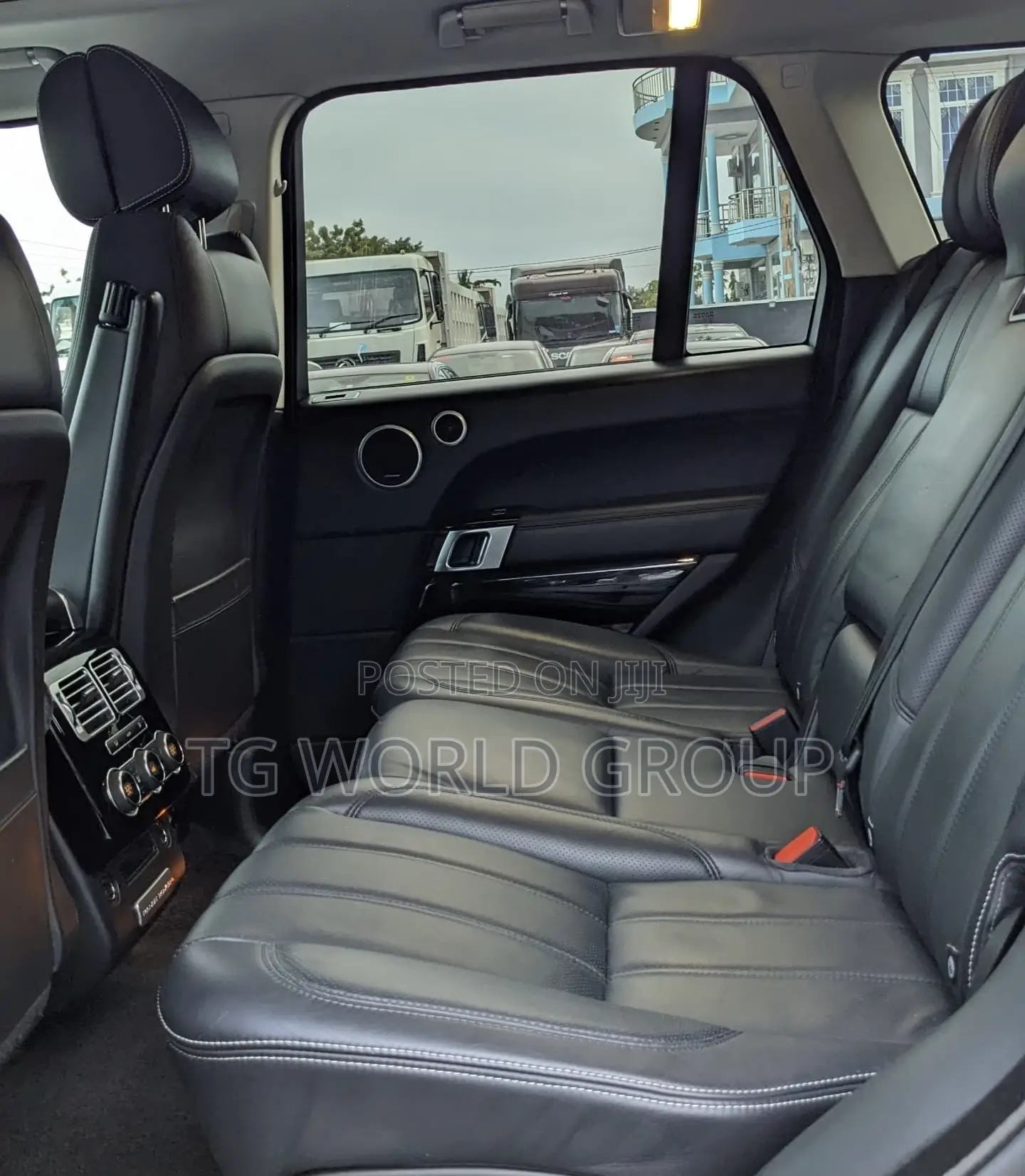 Land Rover Range Rover Vogue 2015 Black