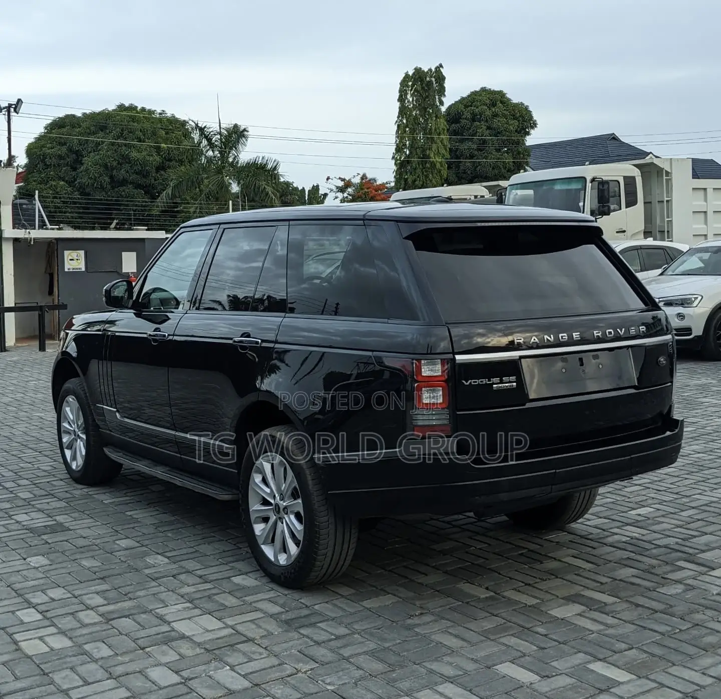 Land Rover Range Rover Vogue 2015 Black