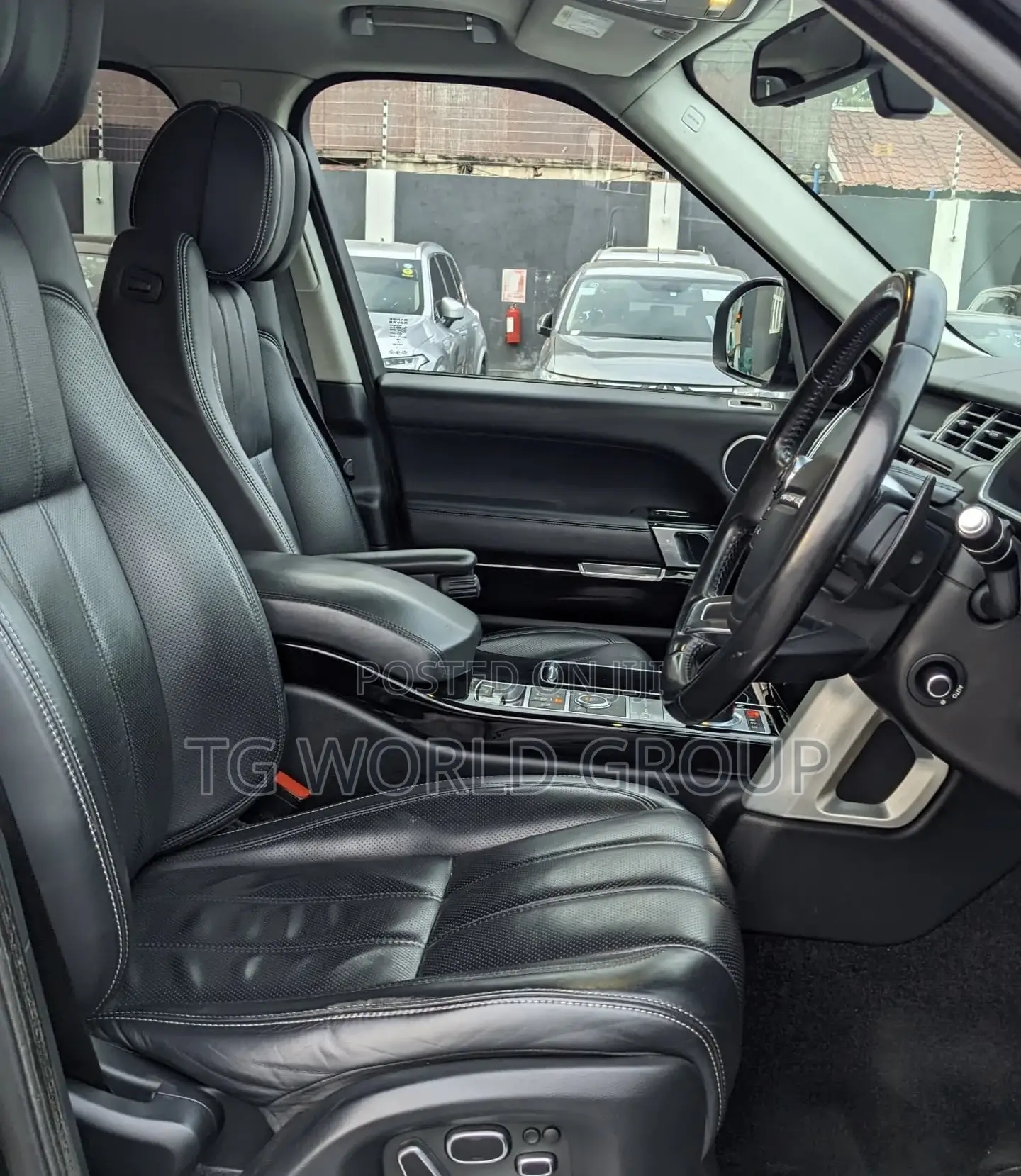 Land Rover Range Rover Vogue 2015 Black