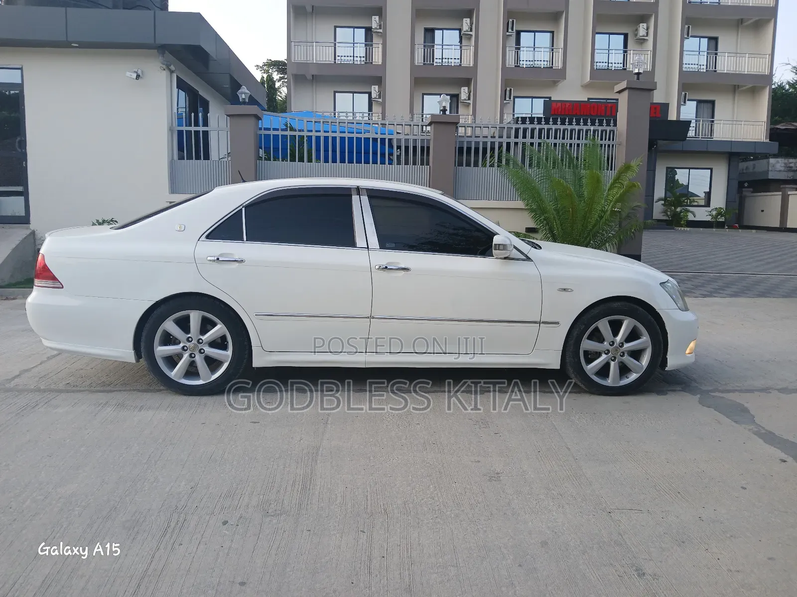 Toyota Crown 2007 White