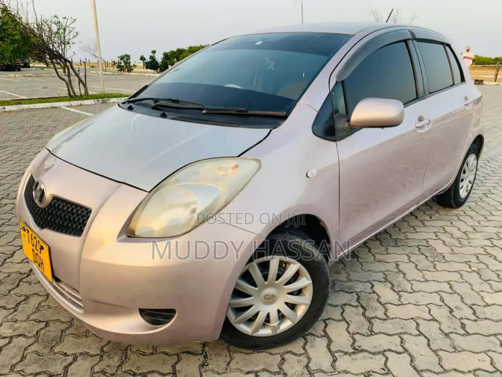 Toyota Vitz 2008 Silver