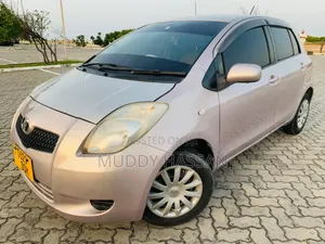 Toyota Vitz 2008 Silver