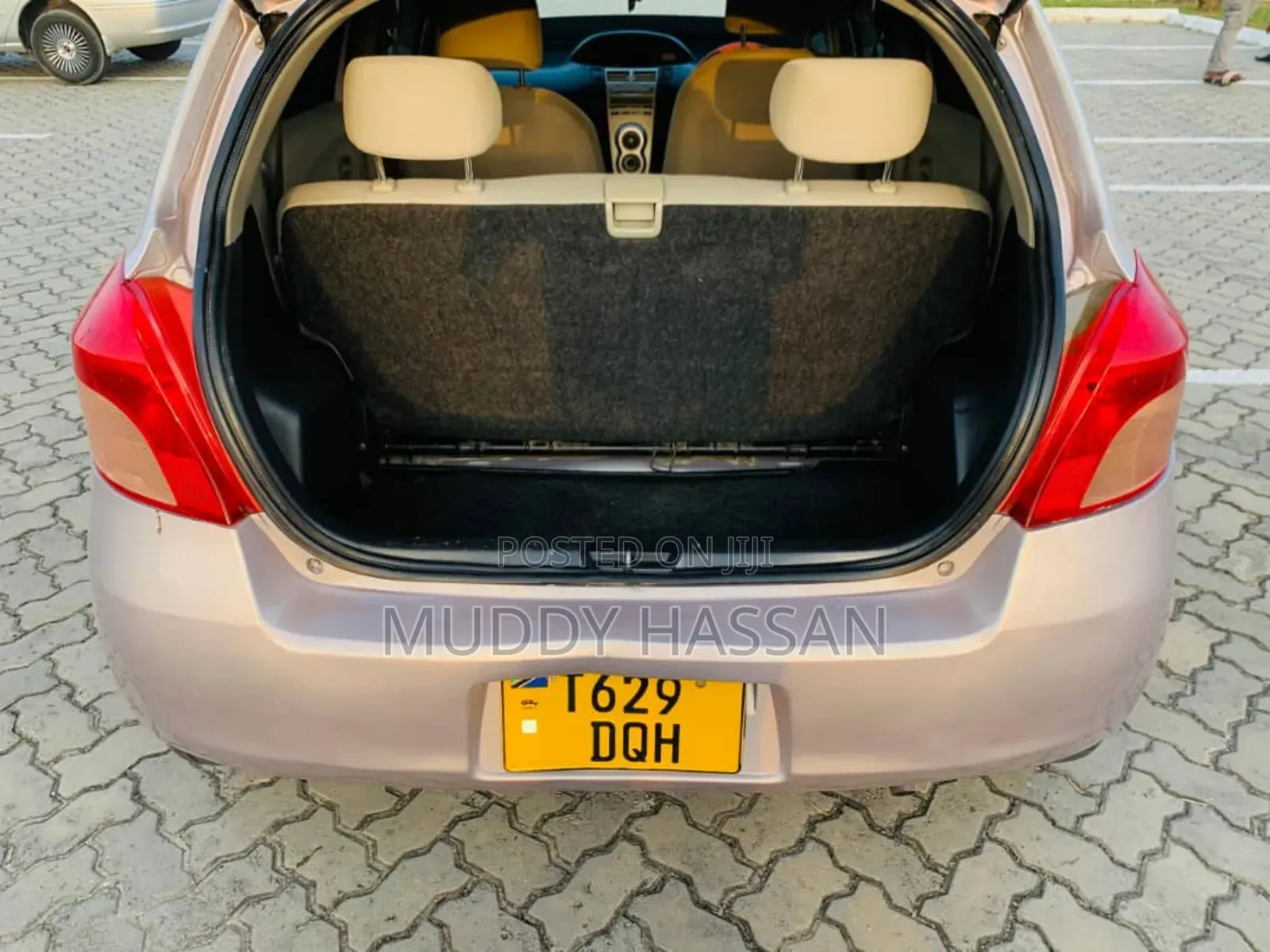 Toyota Vitz 2008 Silver