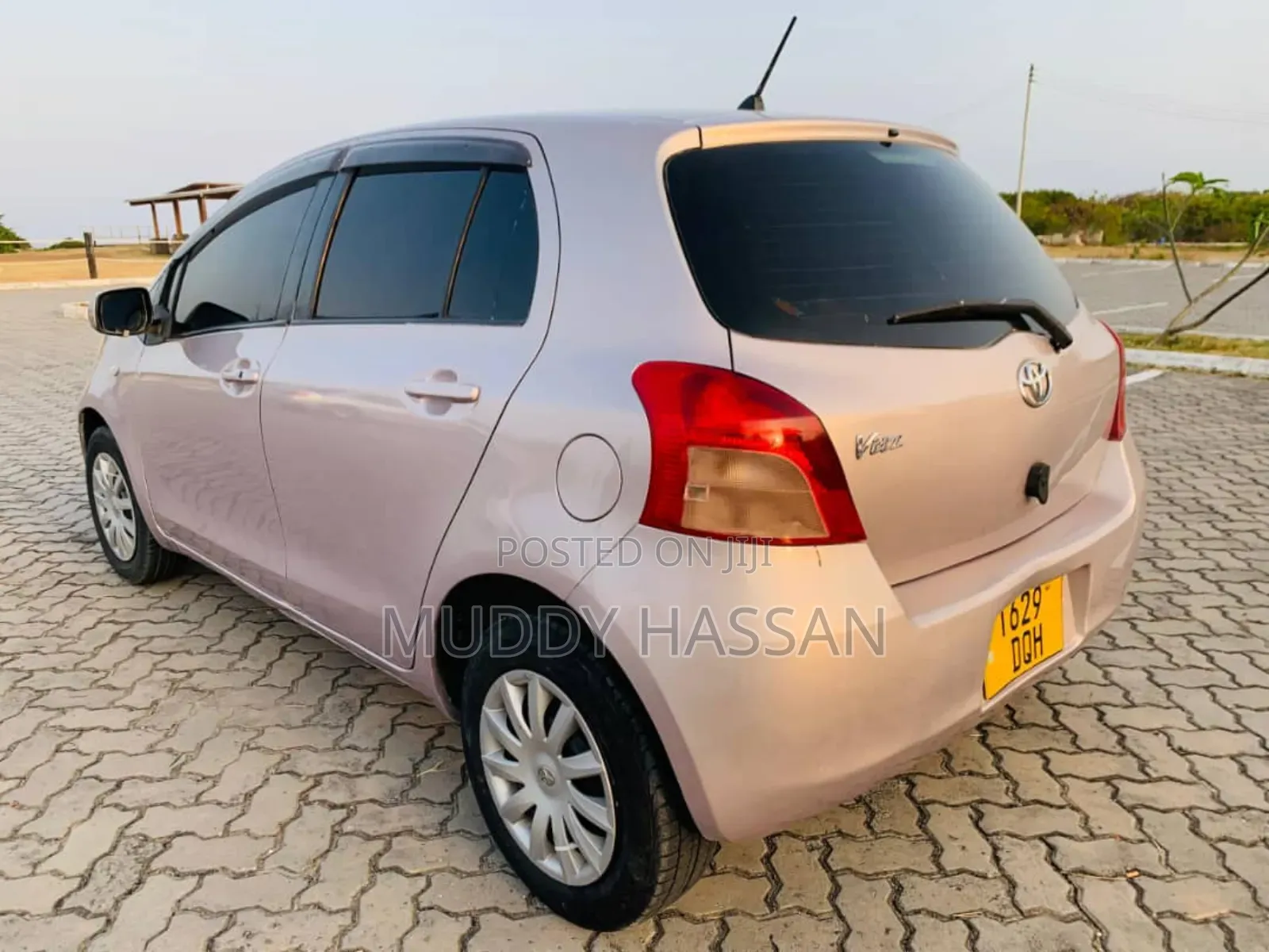 Toyota Vitz 2008 Silver