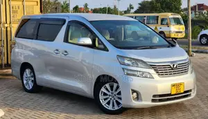 Photo - Toyota Vellfire 2010 Silver