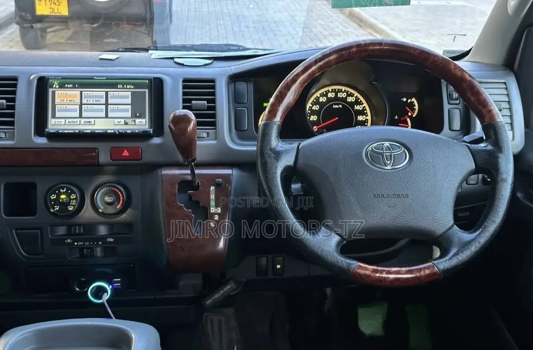 Toyota HiAce 2008 Grey