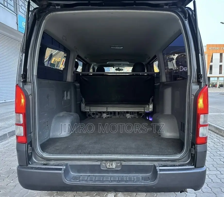 Toyota HiAce 2008 Grey
