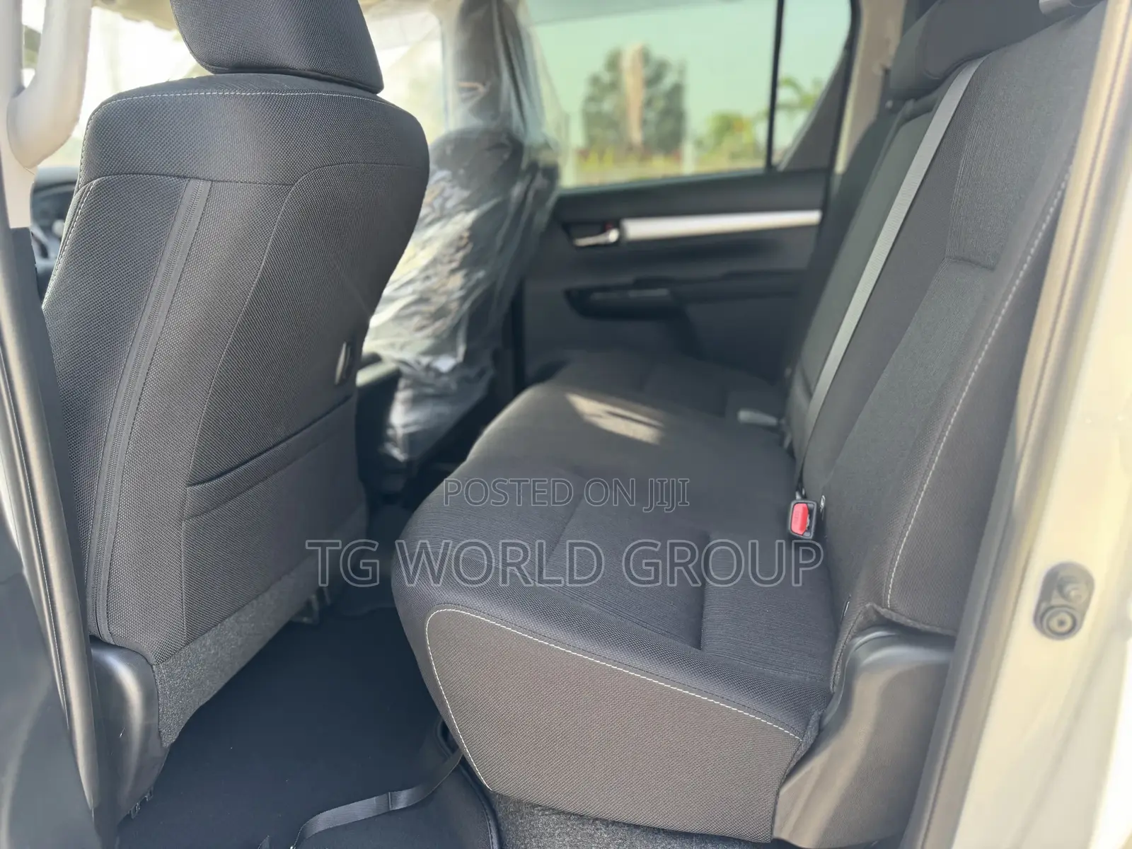 Toyota Hilux 2023 White