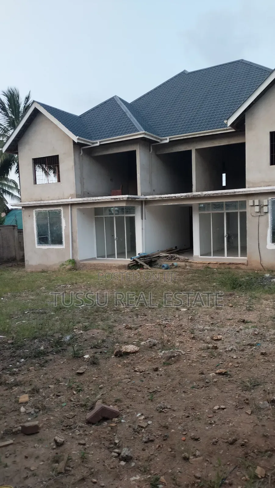 10bdrm Apartment in Kilimahewa Juu, Kinondoni for sale