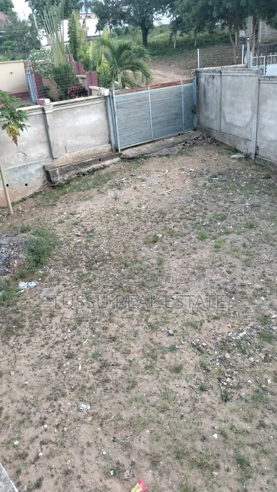 10bdrm Apartment in Kilimahewa Juu, Kinondoni for sale