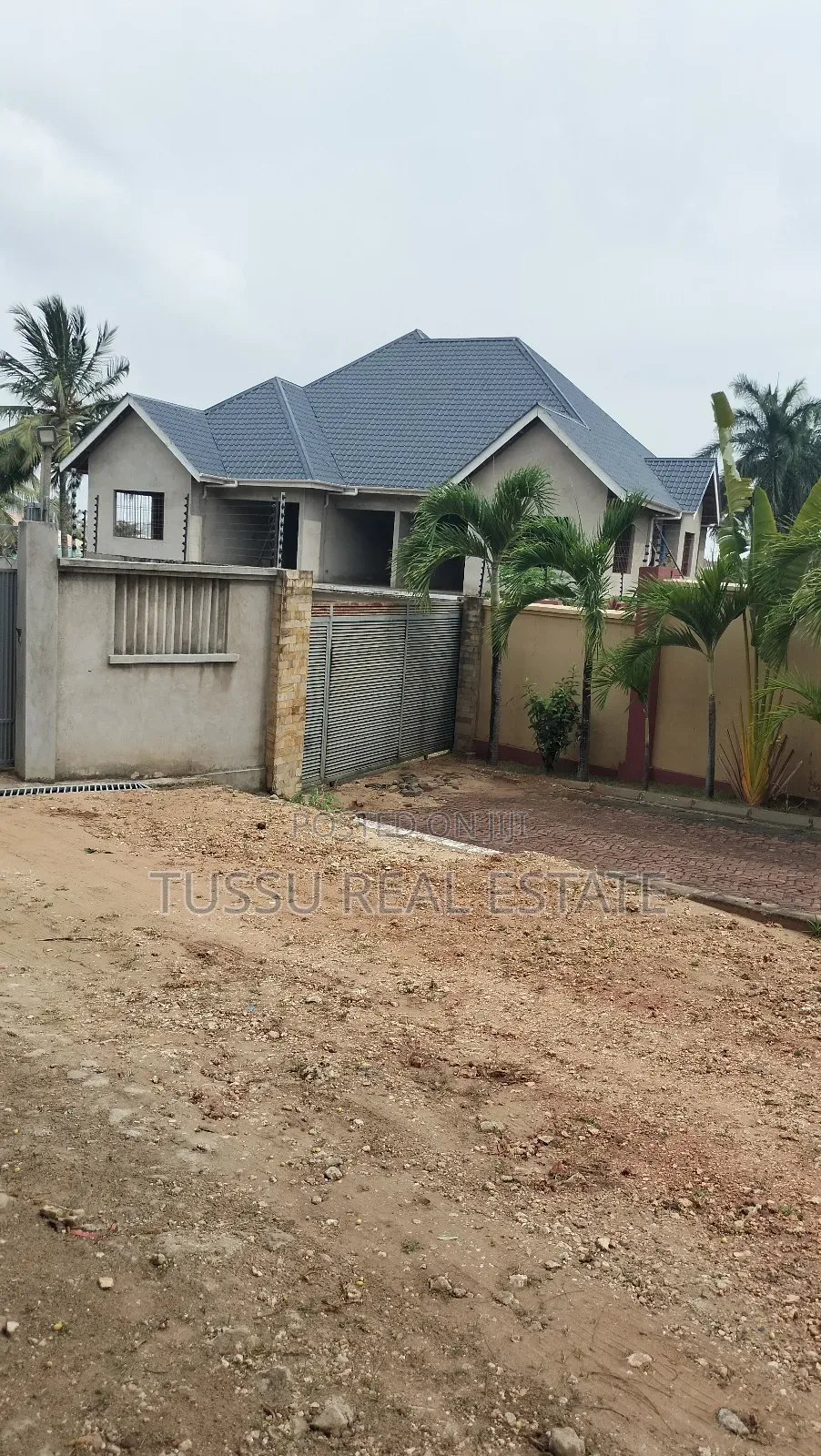 10bdrm Apartment in Kilimahewa Juu, Kinondoni for sale
