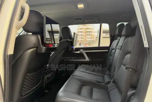 Toyota Land Cruiser 4.5 V8 VXR 2019 White
