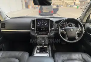 Toyota Land Cruiser 4.5 V8 VXR 2019 White