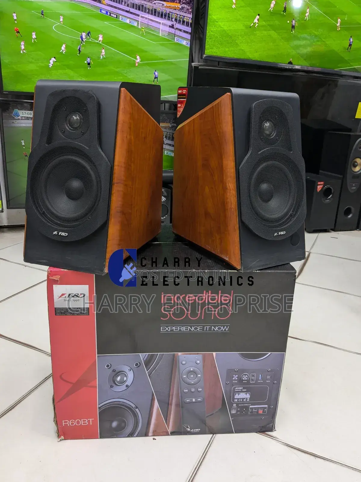 ORIGNAL FENDER R60BT Music System With Incredible Sound 120W