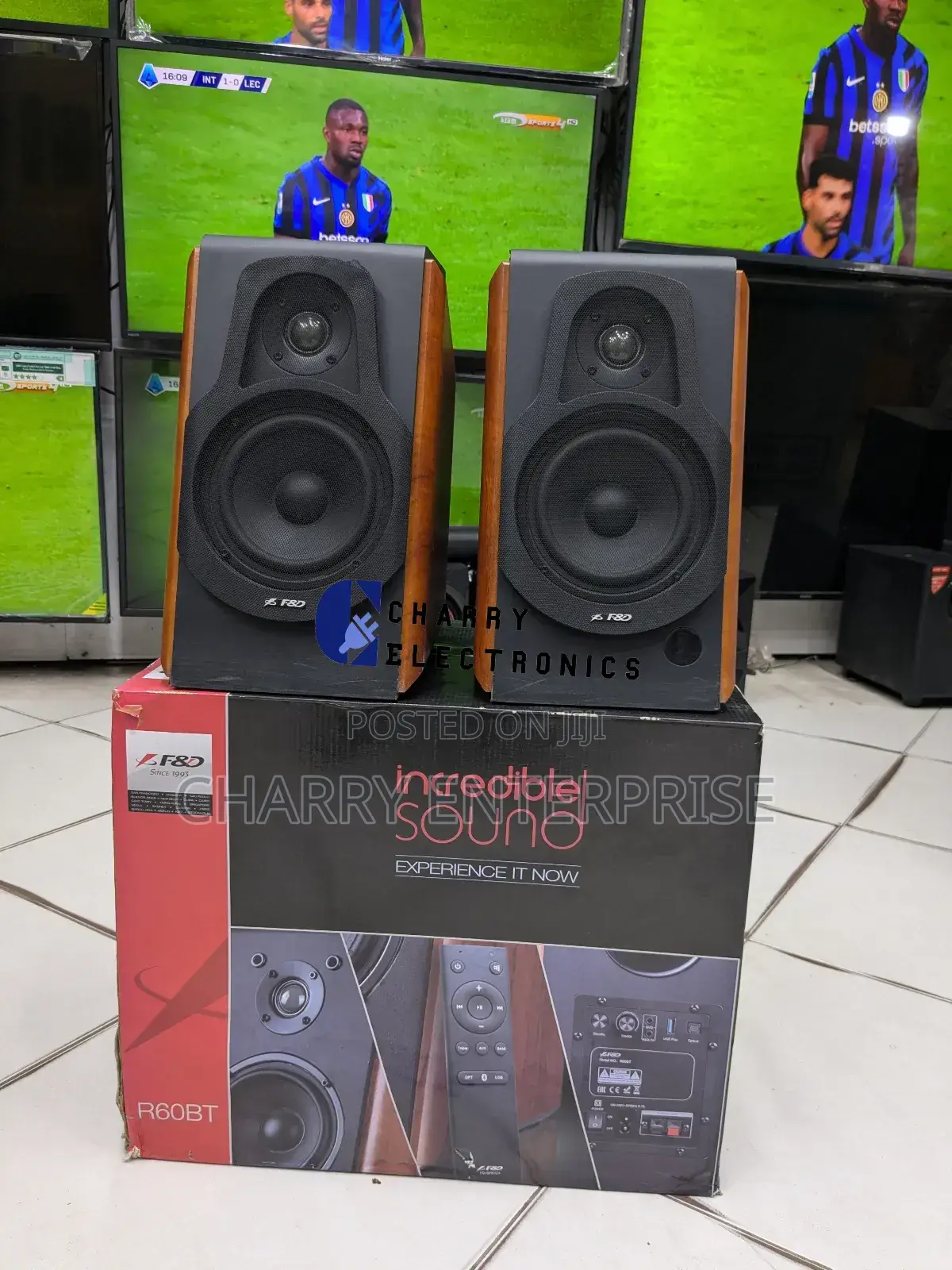 ORIGNAL FENDER R60BT Music System With Incredible Sound 120W