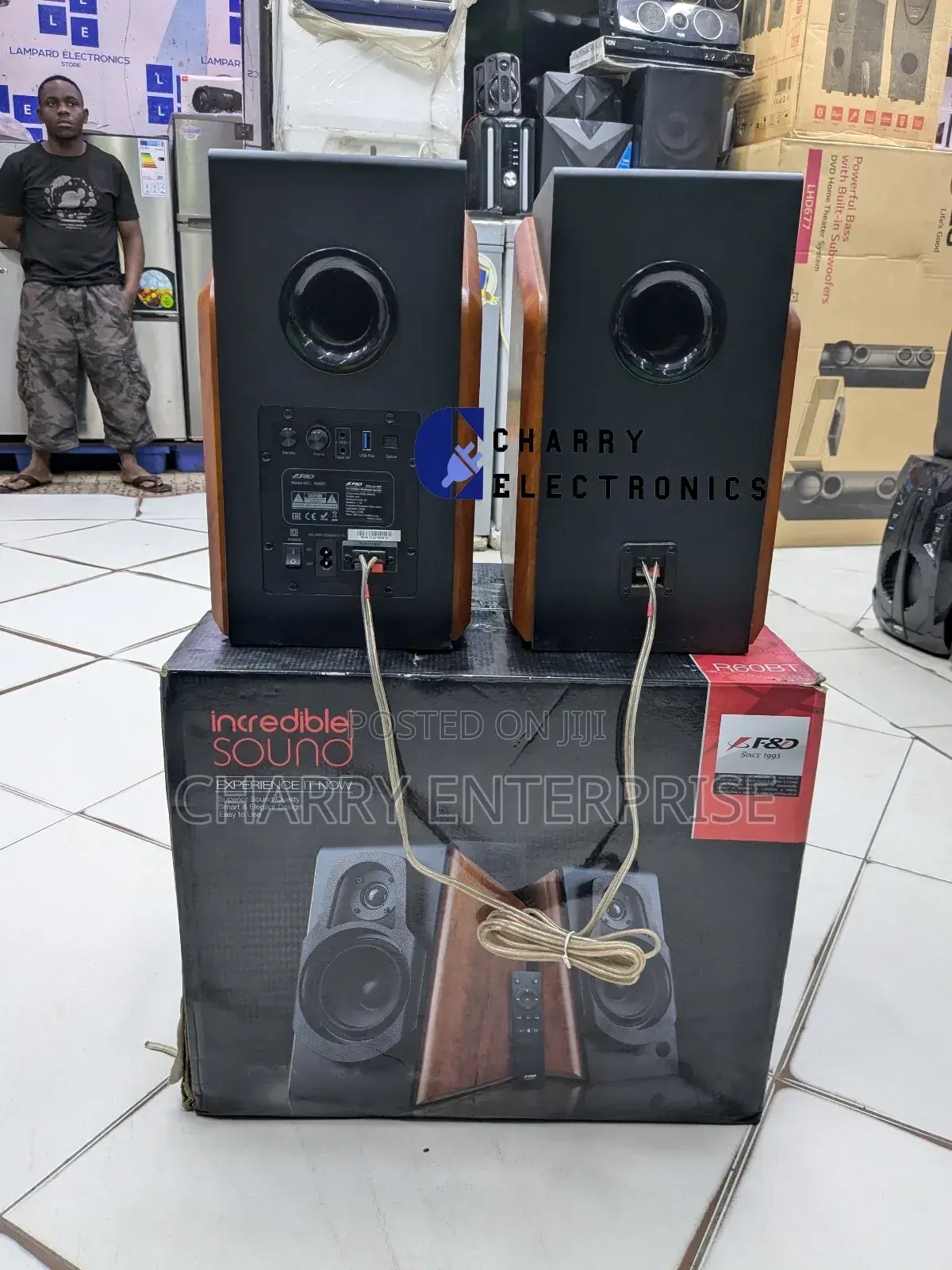 ORIGNAL FENDER R60BT Music System With Incredible Sound 120W