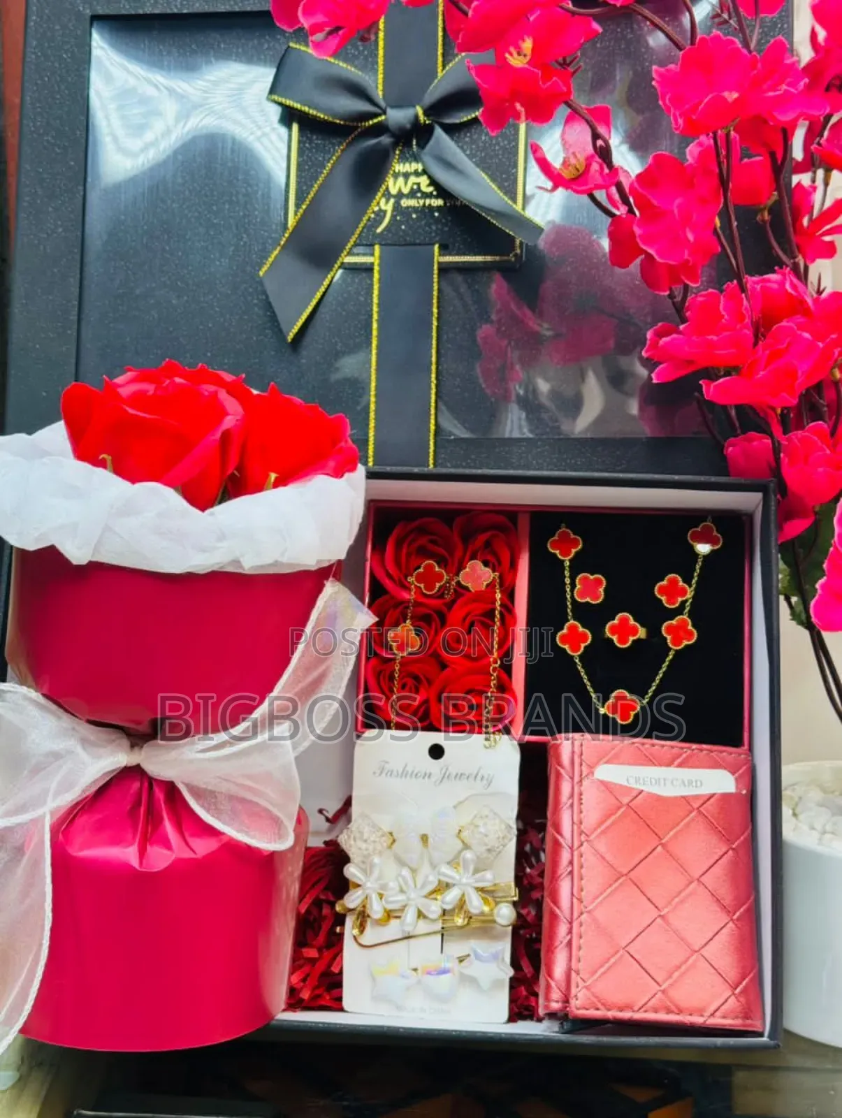 Rose Flowers  With Van Cleaf and Appeal Set