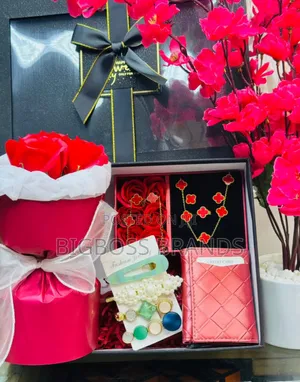 Rose Flowers  With Van Cleaf and Appeal Set