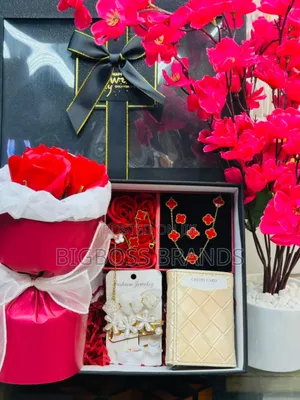 Rose Flowers  With Van Cleaf and Appeal Set