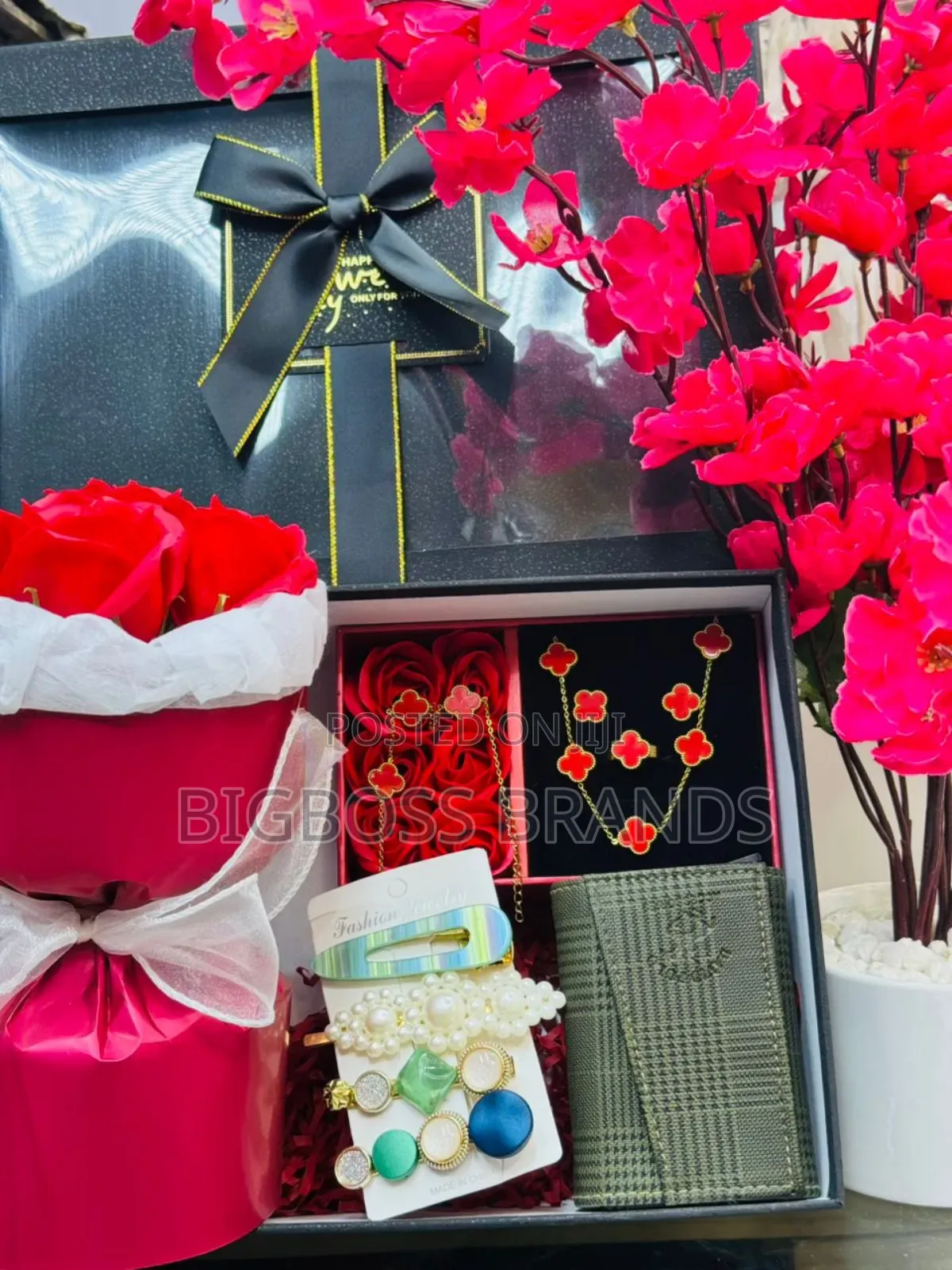 Rose Flowers  With Van Cleaf and Appeal Set