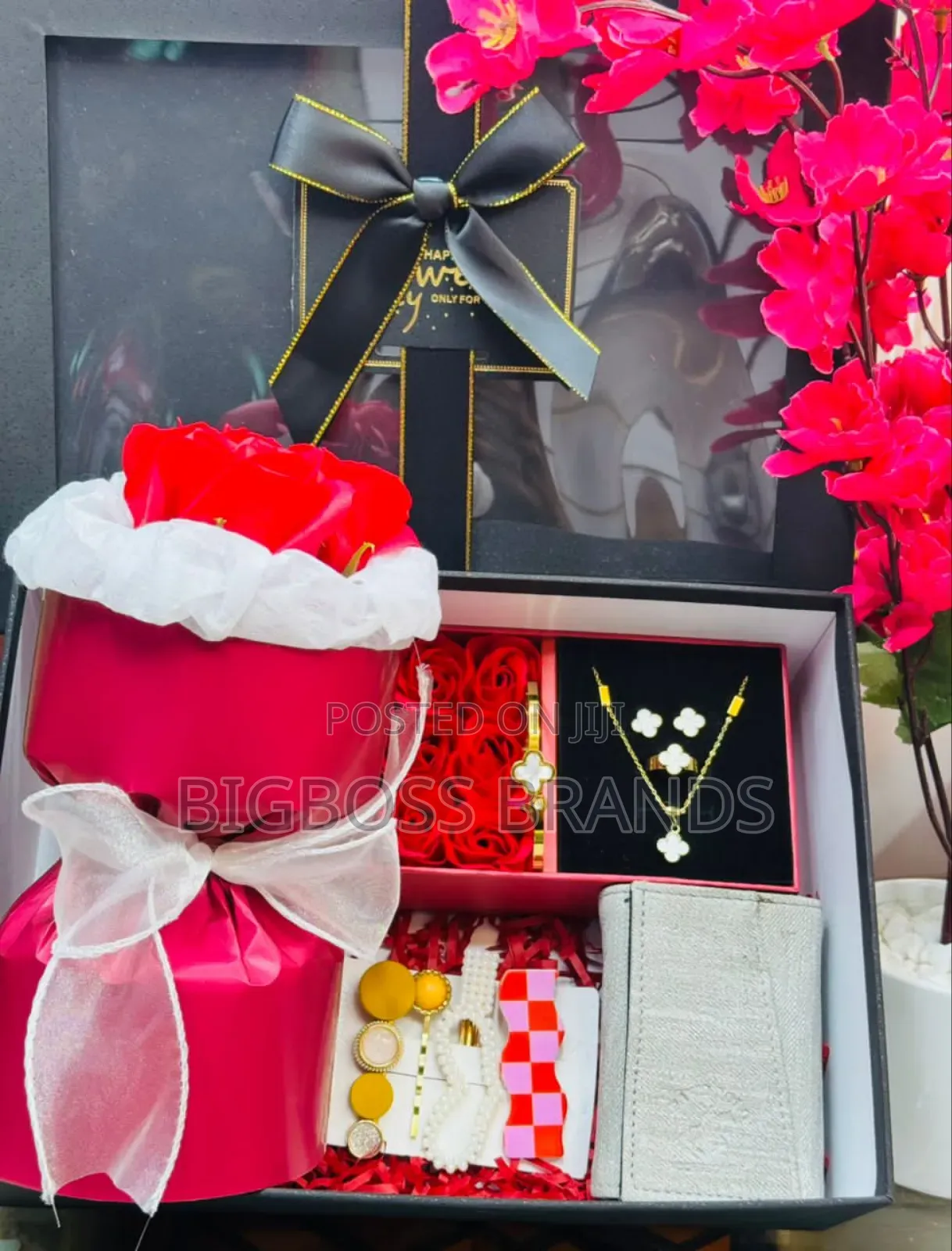 Rose Flowers  With Van Cleaf and Appeal Set
