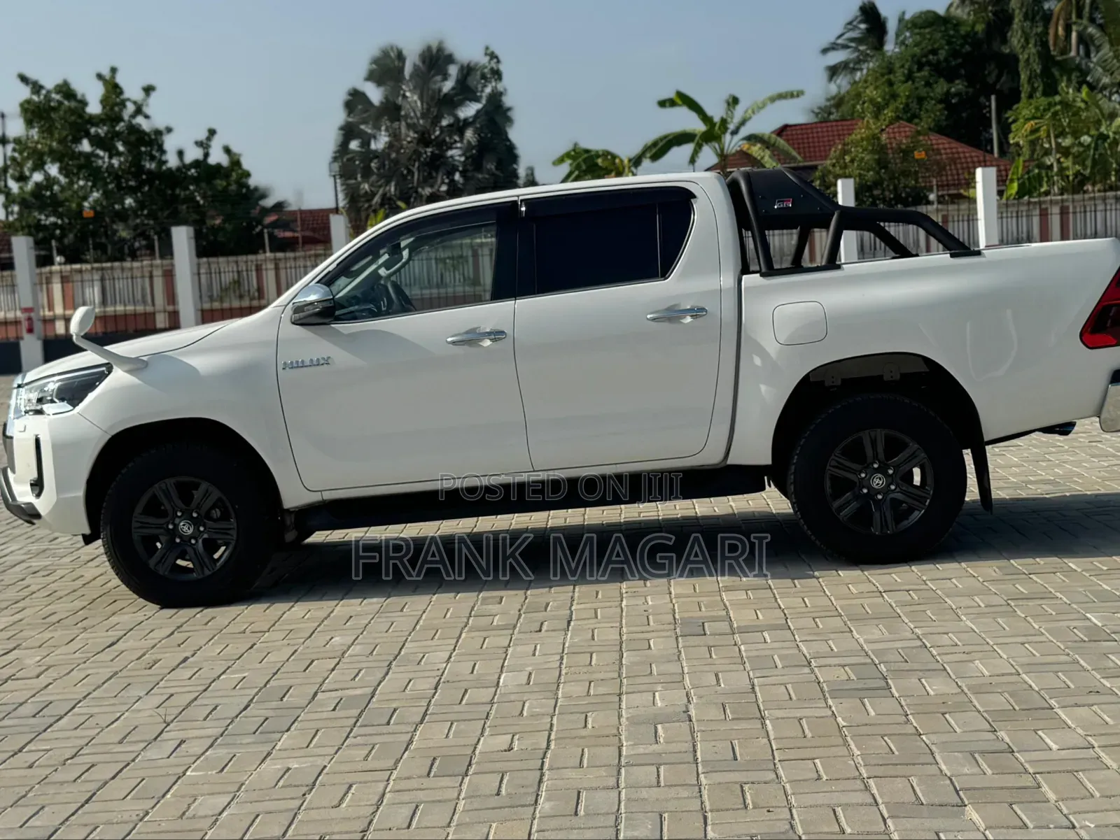 Toyota Hilux 2023 White