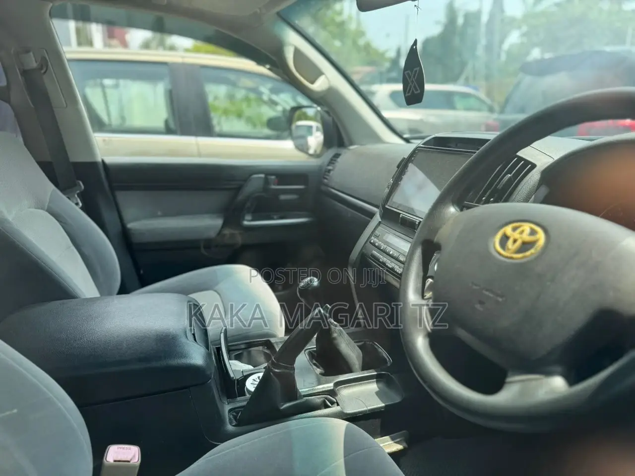 Toyota Land Cruiser 2010 White