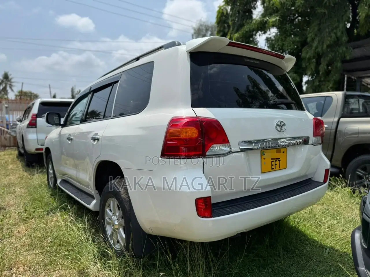 Toyota Land Cruiser 2010 White