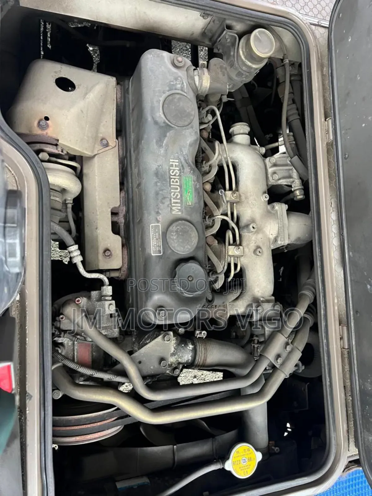 Mitsubishi Fuso Rosa 1994 White