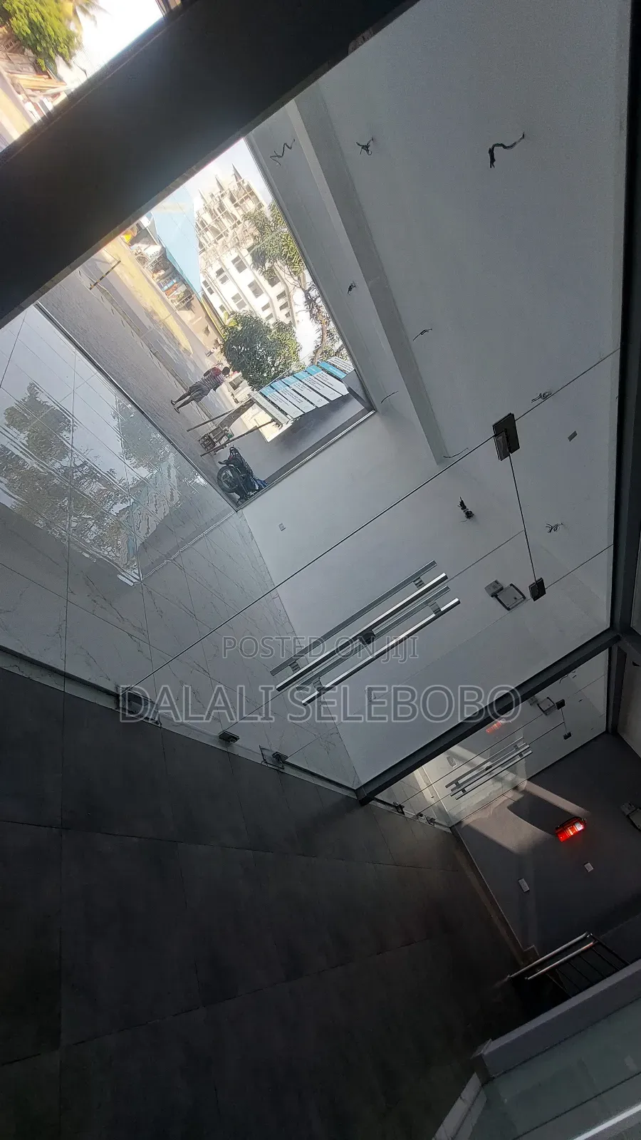 Frem 2in1 It Look at Tarmac