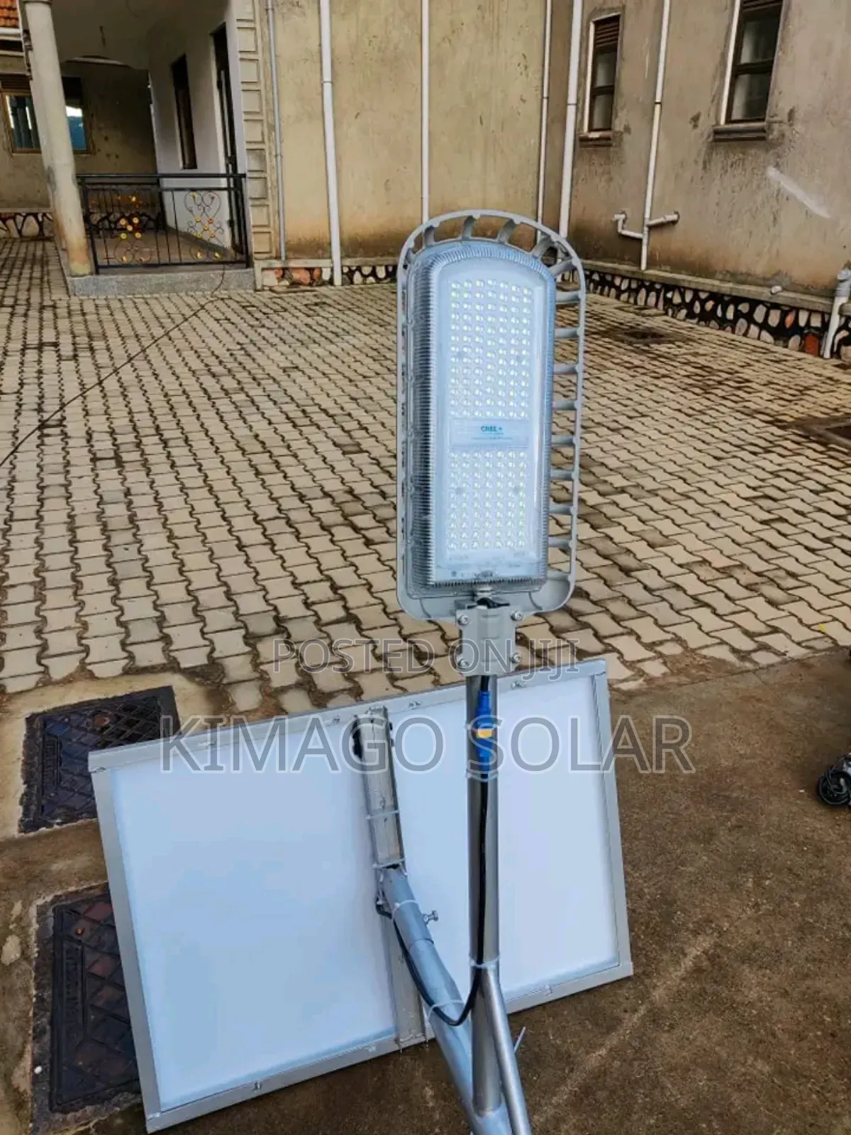Solar Street Light Blue Carbon 2.0 Bei Rafiki Kabisa