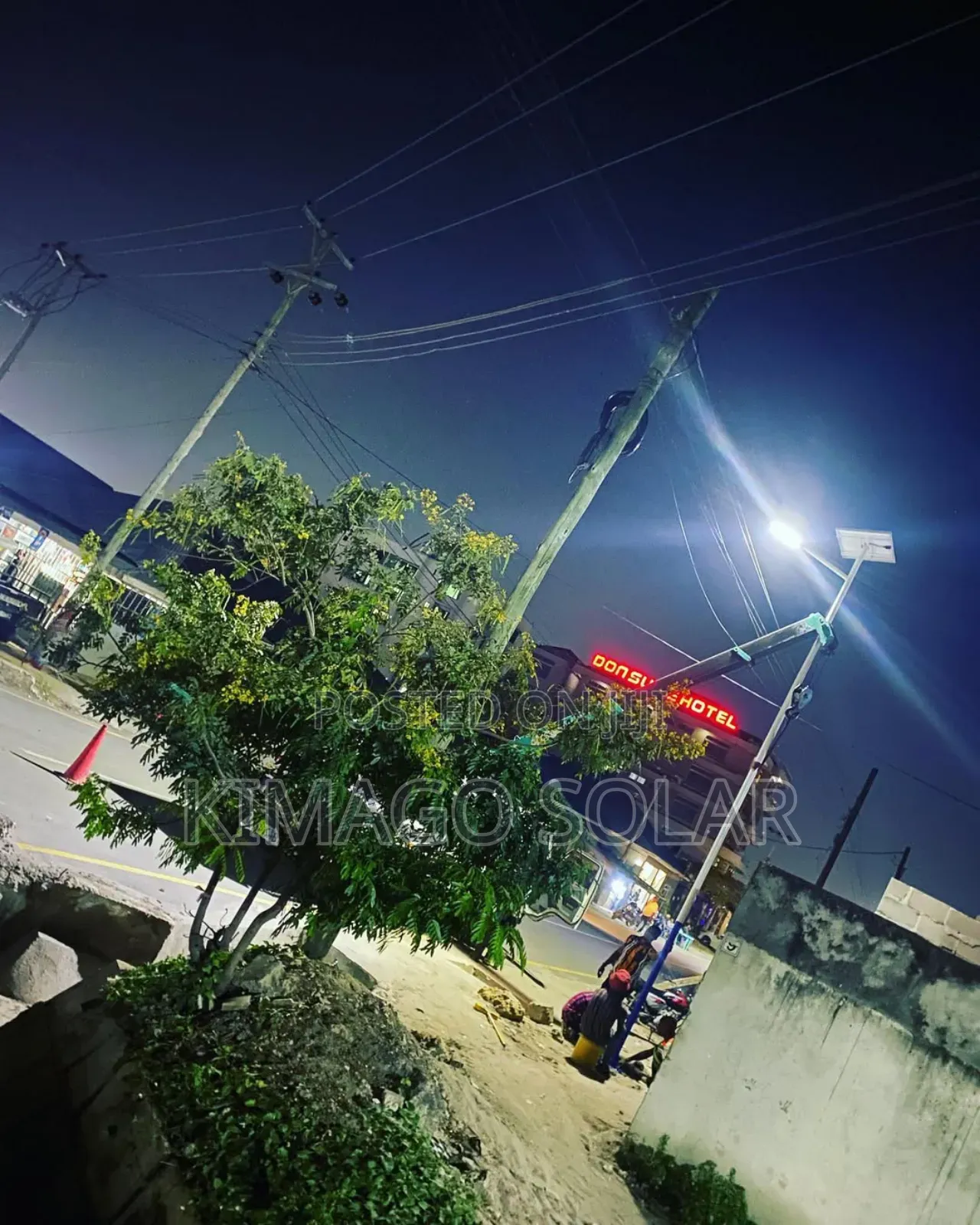 Furahia Mwanga Wa Solar Bila Kuhangaika Na Umeme
 2.0