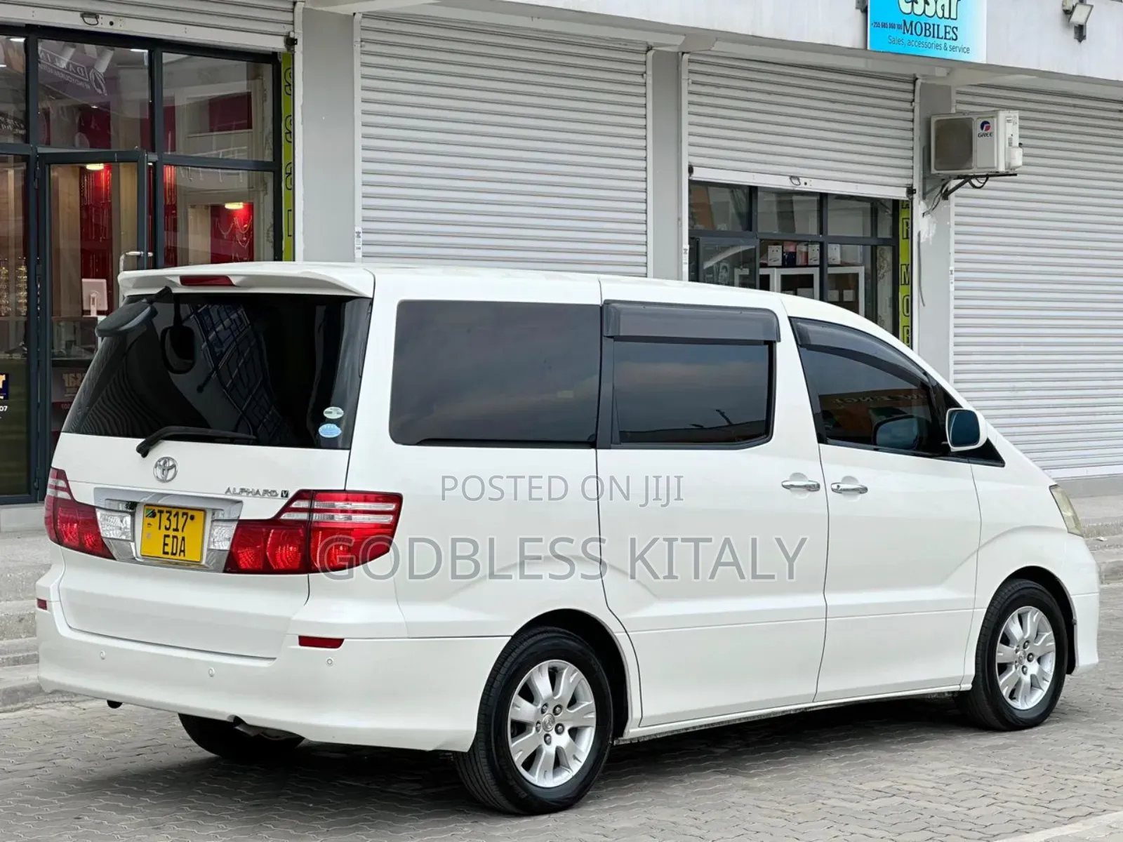 Toyota Alphard 2.4 Petrol AWD 2006 White