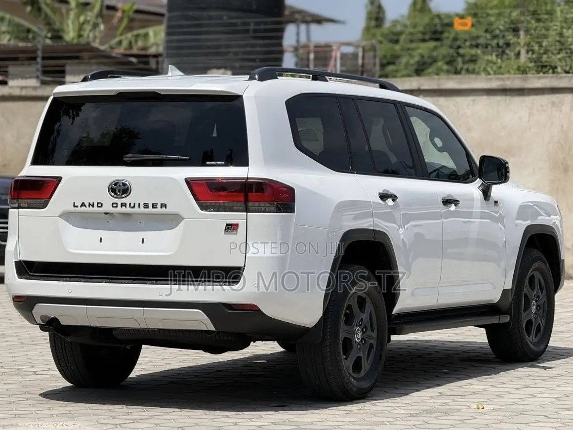 New Toyota Land Cruiser Prado 2023 White